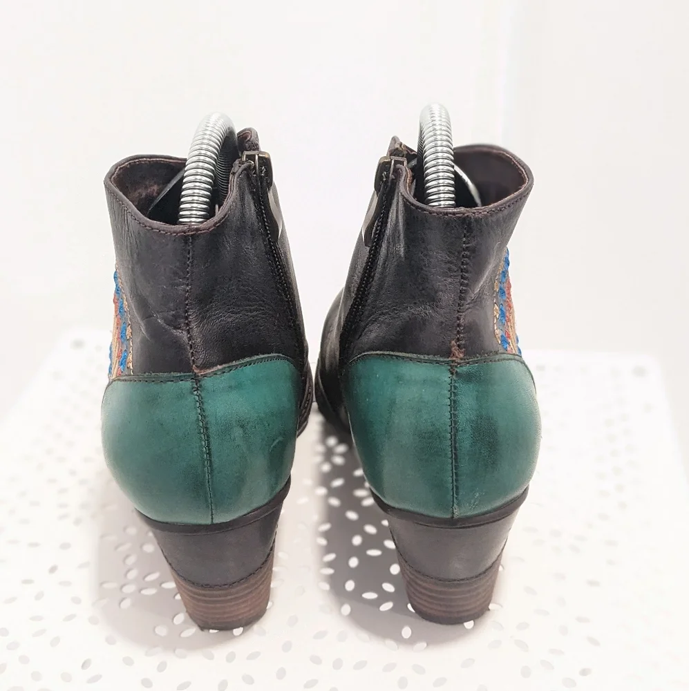 L ' artiste Rhapsody leather boots